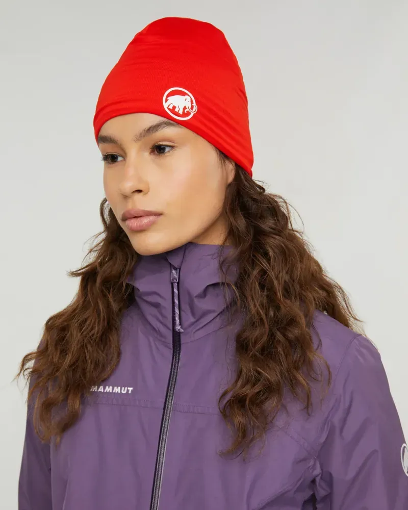 Mammut Taiss Beanie in Mammut Red-1