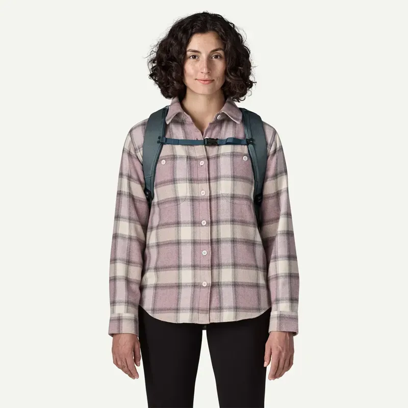 Patagonia Black Hole 25L Pack in Sastrugi: Summit Blue-4