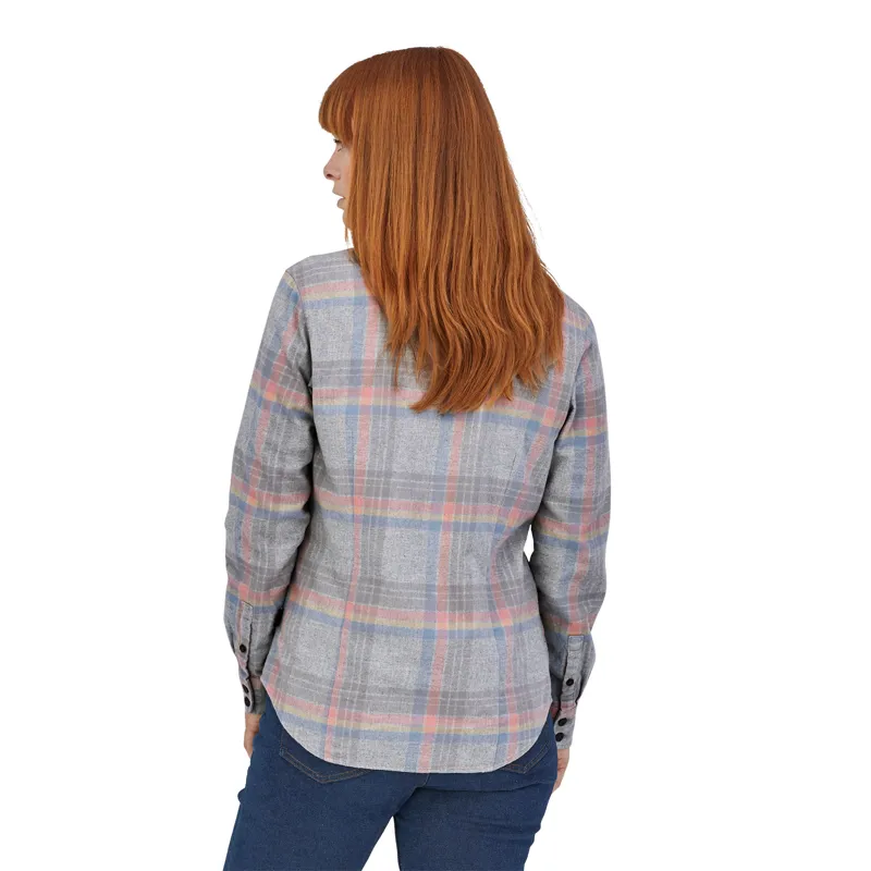 Patagonia Women's L/S Organic Cotton MW Fjord Flannel Shirt in Currents: Tailored Grey -2