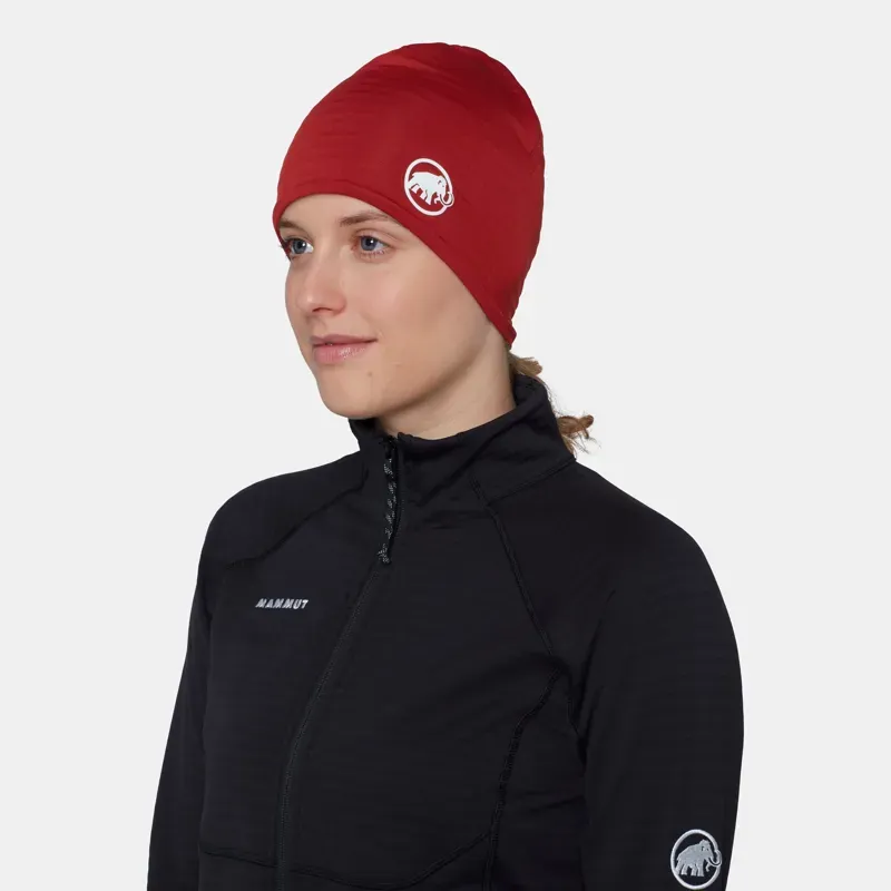 Mammut Taiss Beanie in Dark Mammut Red-1