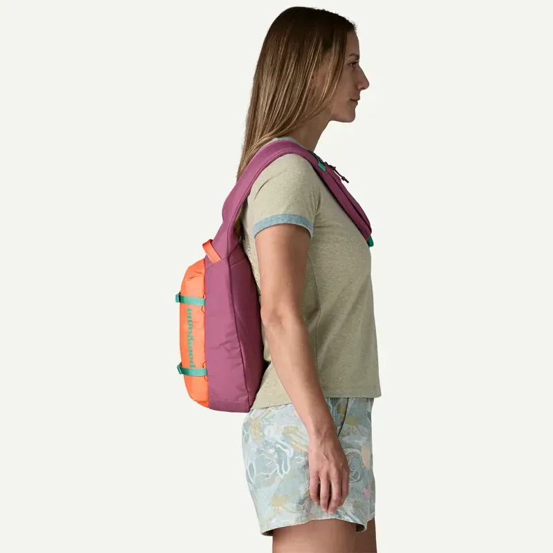 Patagonia Atom 8l Sling Bag in Faded Magenta-5