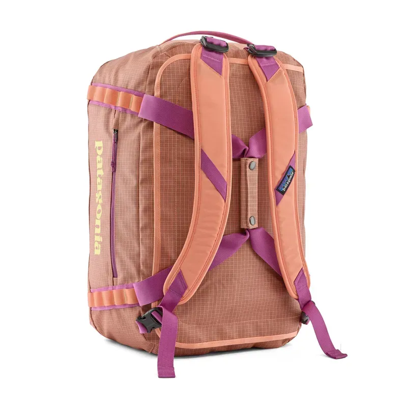 Patagonia Black Hole 40l Duffel Bag in Peach Sherbet-1