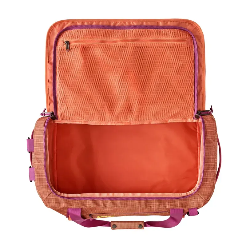 Patagonia Black Hole 40l Duffel Bag in Peach Sherbet-2