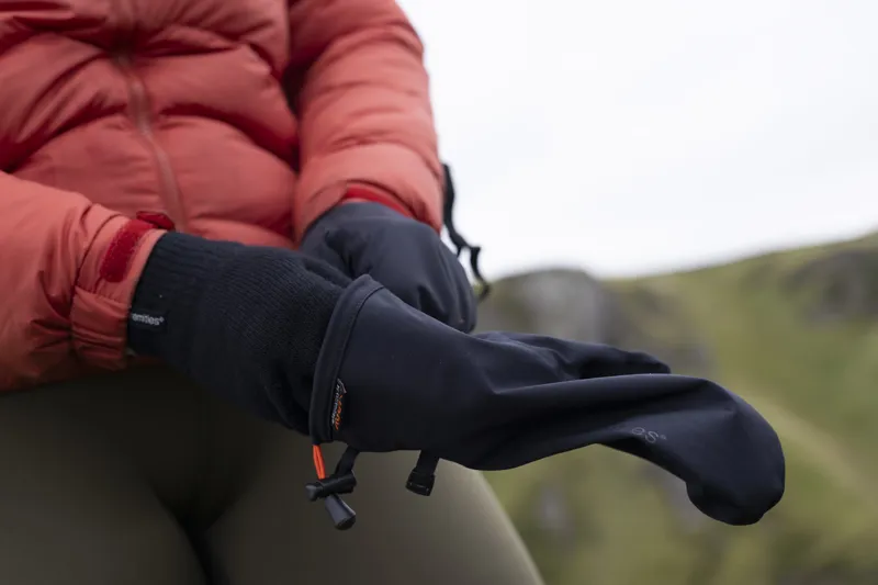 Extremities Monsoon Mitt Black-1