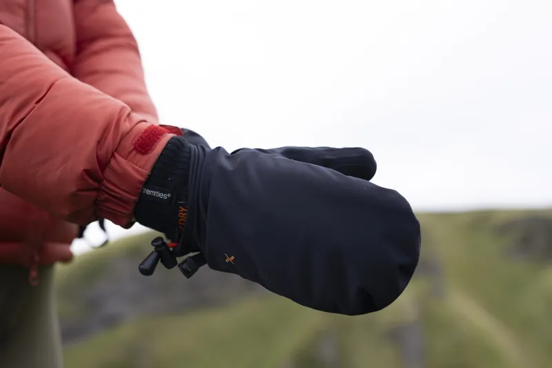 Extremities Monsoon Mitt Black-2