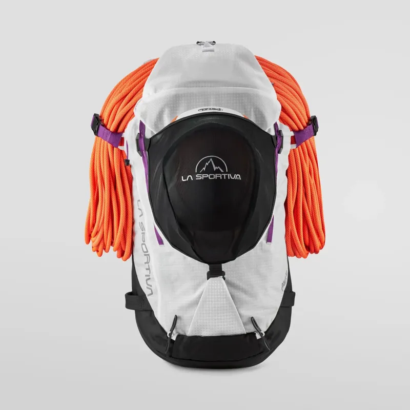 La Sportiva Granite 32 Backpack - Chalk/Black-3