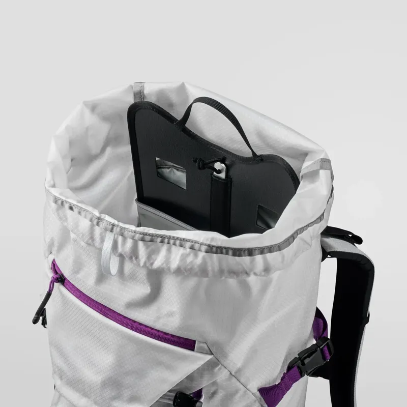 La Sportiva Granite 32 Backpack - Chalk/Black-6