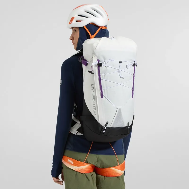 La Sportiva Granite 32 Backpack - Chalk/Black-9