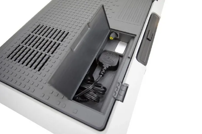 Vango E-Pinnacle 40L Electric Coolbox-2