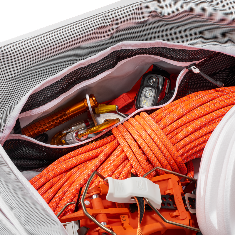 La Sportiva Nomad 70 Duffel Bag Chalk/Black-2