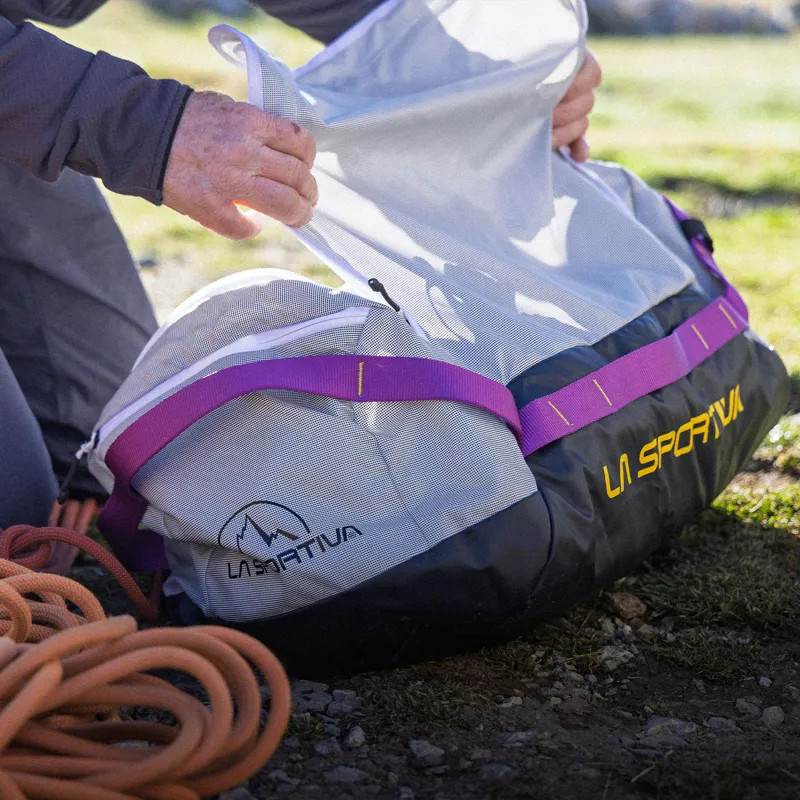 La Sportiva Nomad 70 Duffel Bag Chalk/Black-6